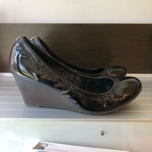 Tory Burch 7.5 patent pumps